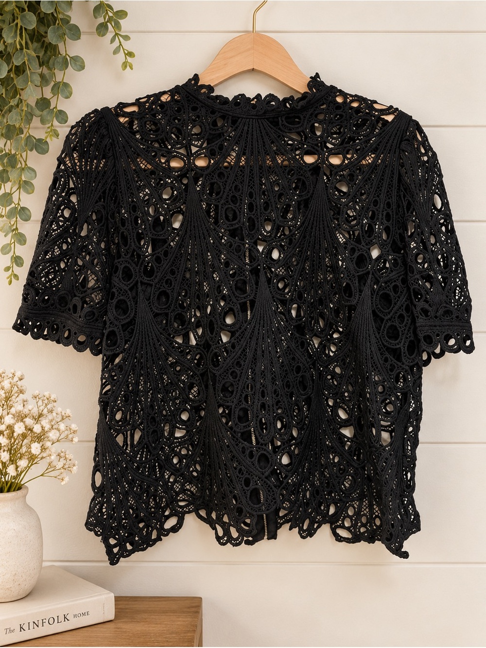 Blashe Black Lace Crochet Cropped Top – Large